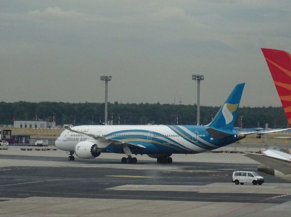 de-omanair-a40sc-frankfurt-030622-full.jpg