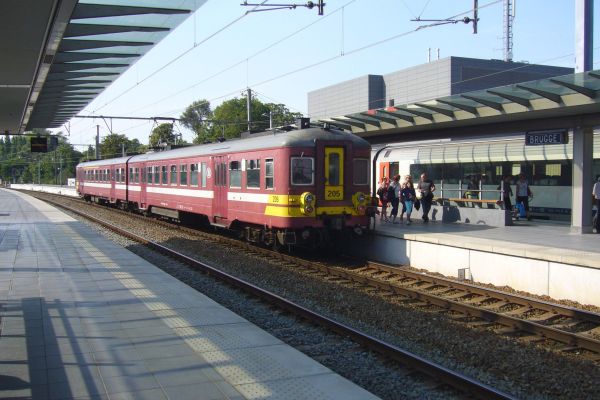 be-sncb-am62-brugge-july2011-johanneserra-full.jpg