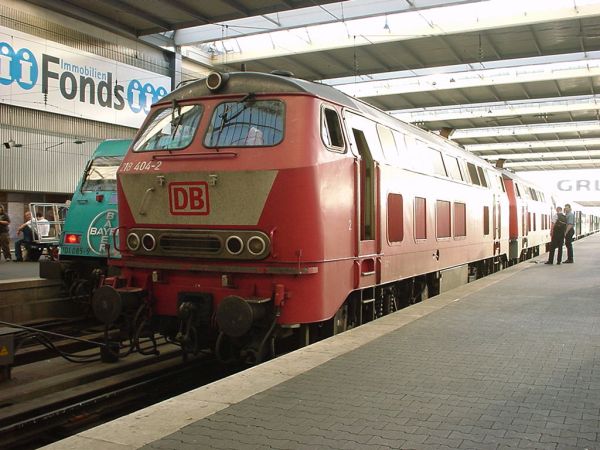 de-db-br218-muenchen_hbf-140602-pic2-full.jpg