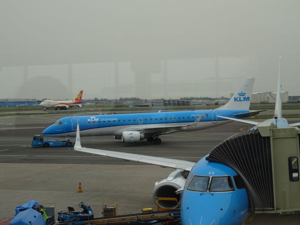 nl-klm-phezv-schiphol-160322-full.jpg