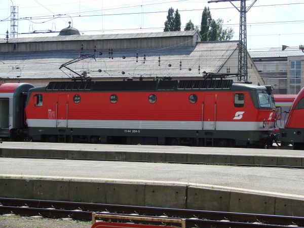 at-oebb-br1144-graz-080707-full.jpg