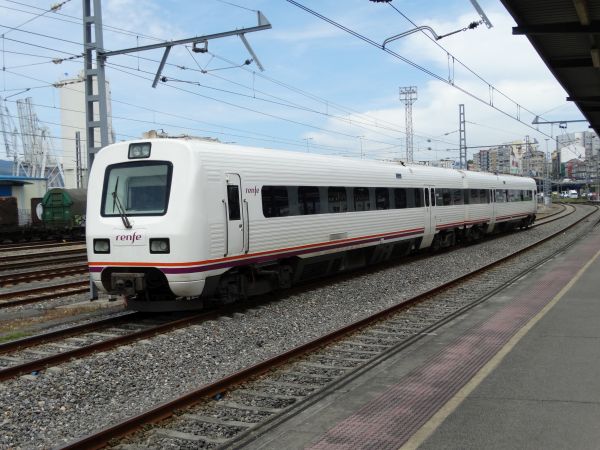 es-renfe-594-vigo_guixar-160623-full.jpg